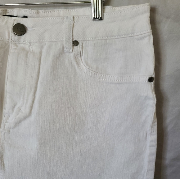 1822 Denim white skirt - Picture 2 of 7